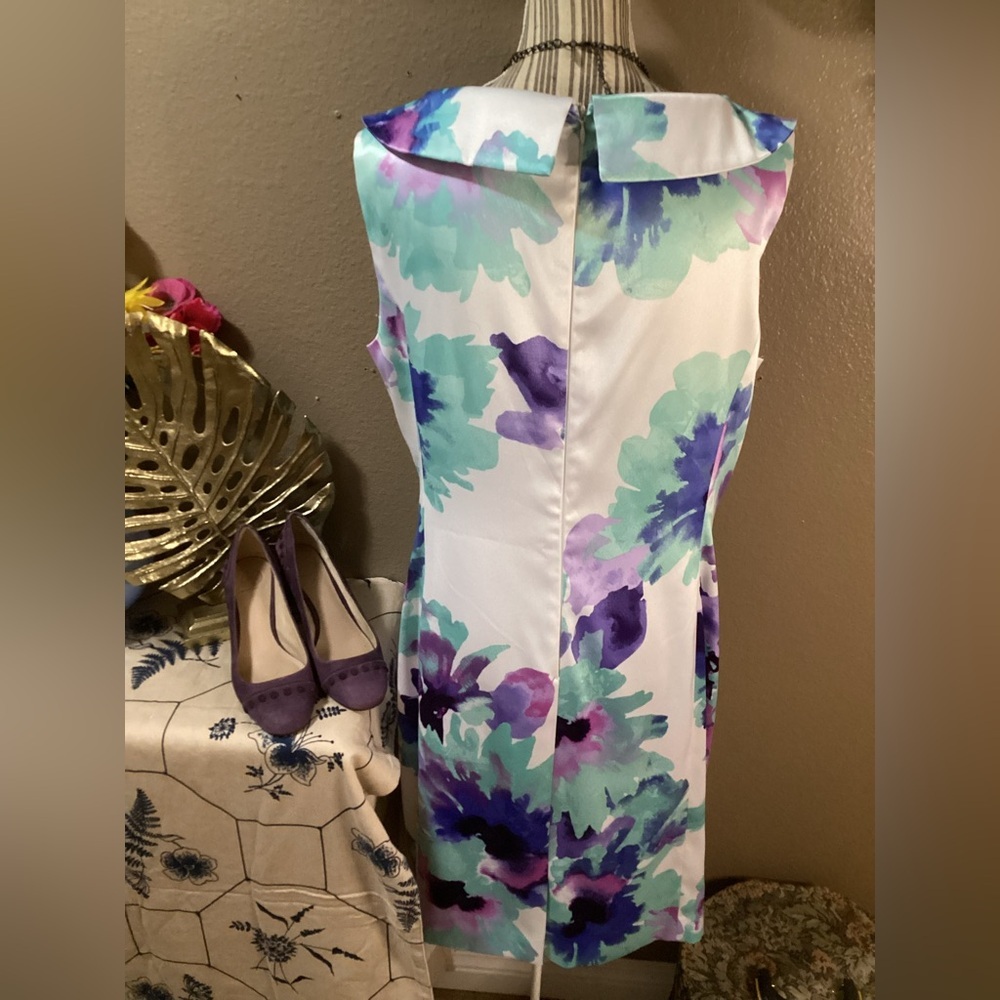Tahari White and Green Patterned Dress - Picture 2 of 14